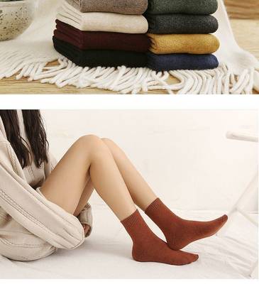 冬日原宿風(fēng)尚 女兔羊毛襪的溫暖與個(gè)性碰撞